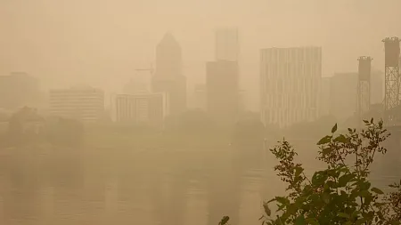 a wildfire smoke filled sky in portland, oregon