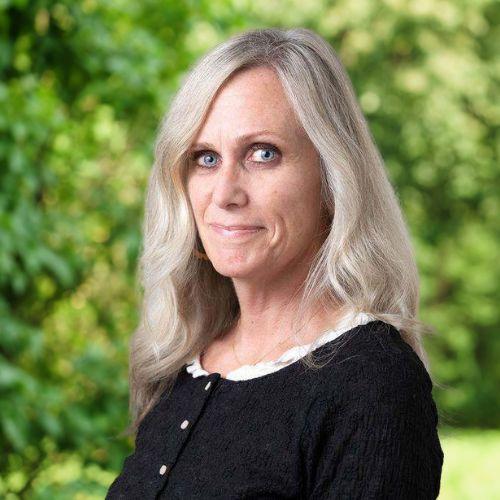 Portrait of Lisa Ross