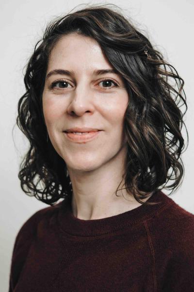 Portrait of Lesley Jo  Weaver