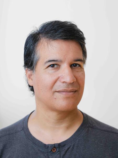 Profile picture of Roberto Hoyle